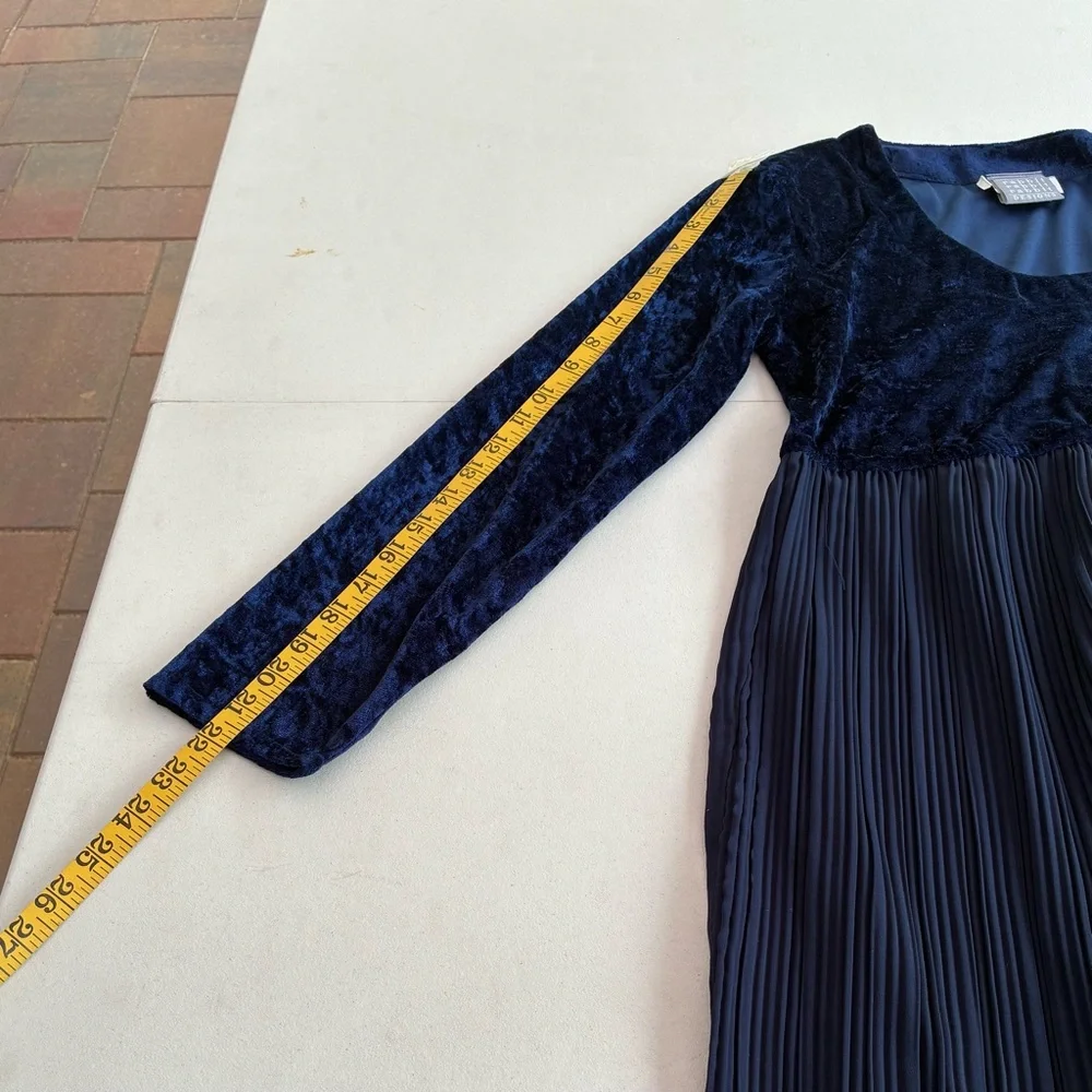 Vintage 90’s Rabbit Rabbit Rabbit Velvet and Pleated Navy Dress - Picture 9 of 11